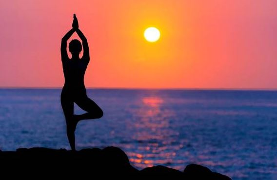 Usir Serangan Rasa Cemas Dengan 7 Gerakan Yoga Ini
