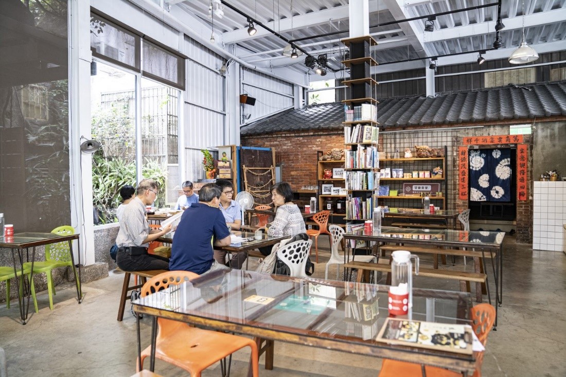 CAN experience restaurant in Sanxia that serves local delicacies