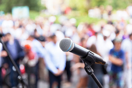 Belajar Public Speaking Dari 4 Figur Ini