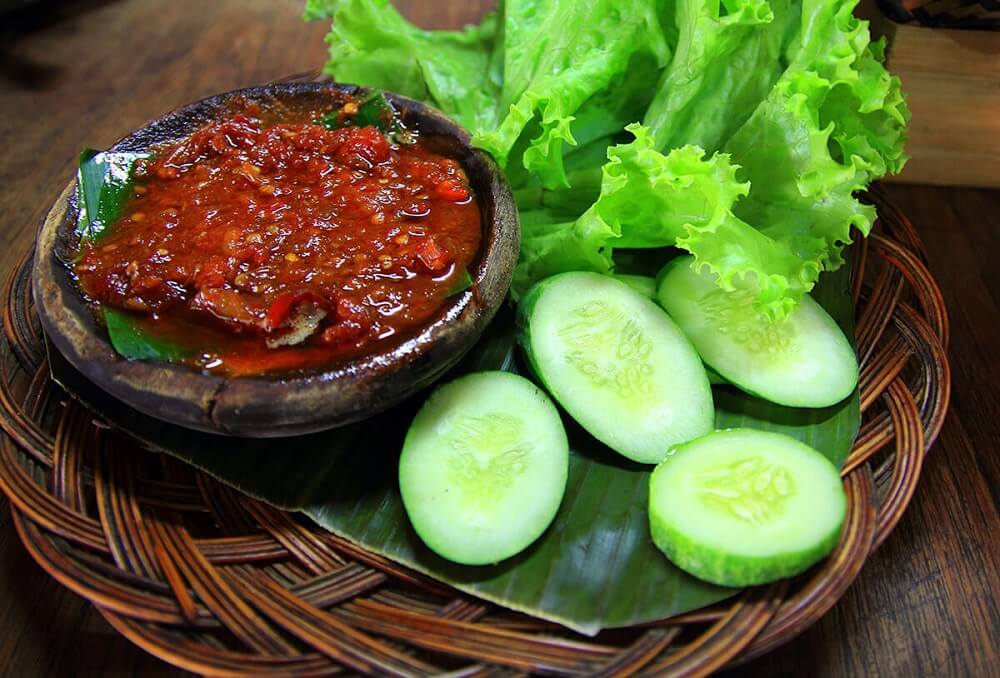 Macam-Macam Sambal Nusantara yang Bikin Makan Kamu Tambah Nikmat. Awas Nomor 4 Pedas Banget!