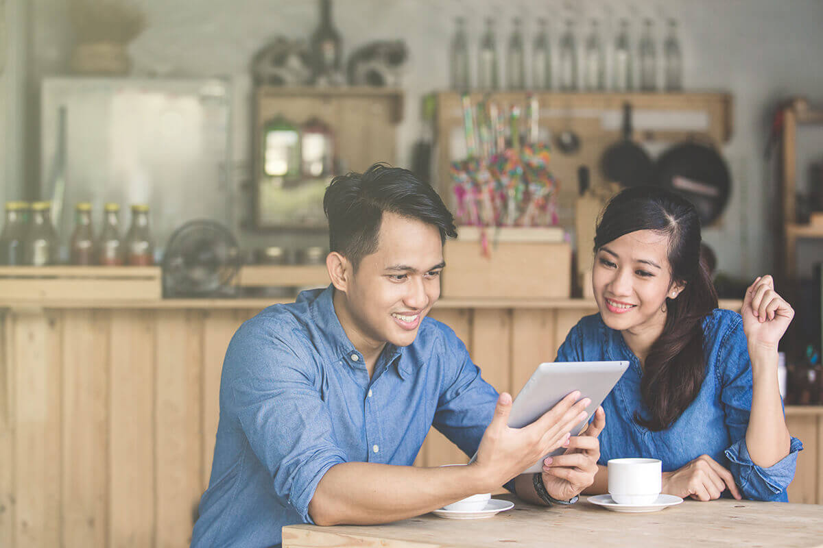 Generasi millennial suka berkolaborasi tanpa perlu segan saat bekerja dengan leader, manager level, atau senior.